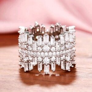Dazzling Silver Crystal Women's Ring